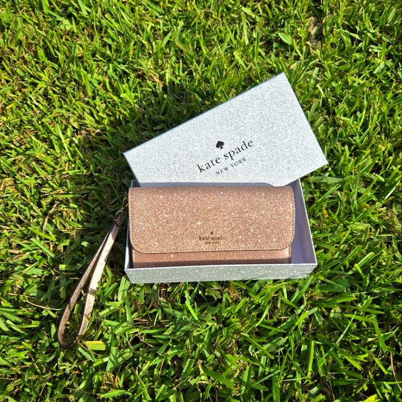 kate spade Handbags - New in Box Kate Spade Glitter Wristlet – Rose Gold Sparkle Elegance ✨